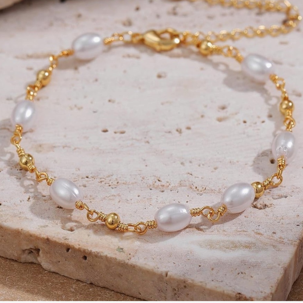 Elegant Freshwater Pearl Gold Chain Bracelet - Picture 7 of 8